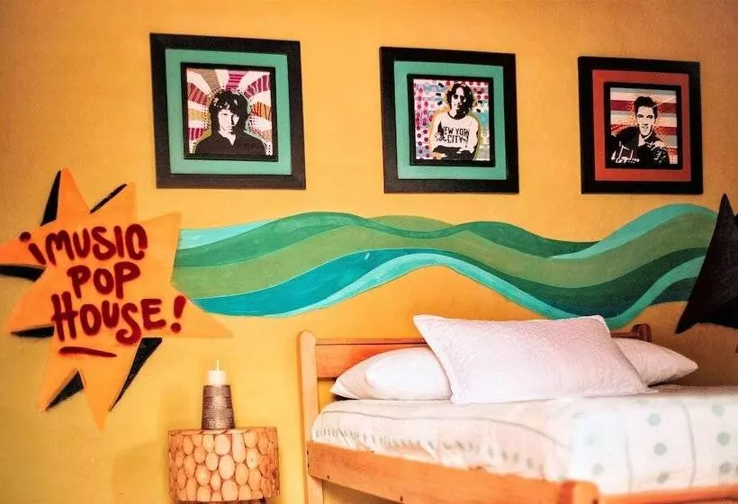 Majatalo Pop House Montañita