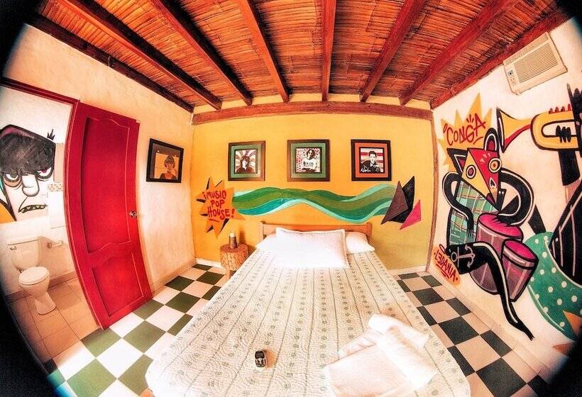 بنسيون Pop House Montañita