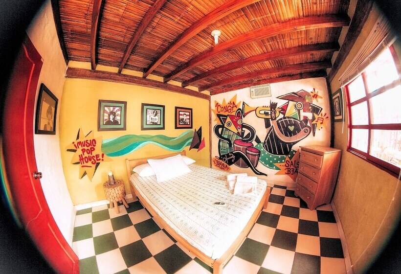 بنسيون Pop House Montañita