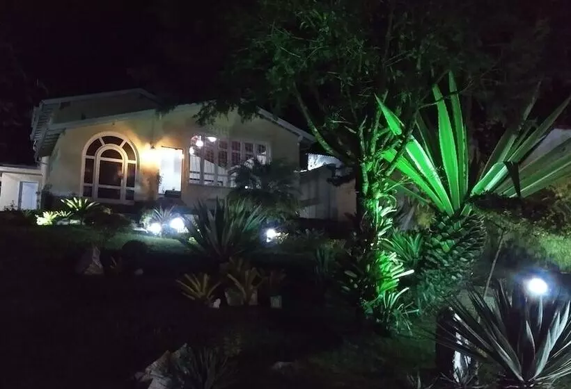 ユースホステル Pousada Valparaiso