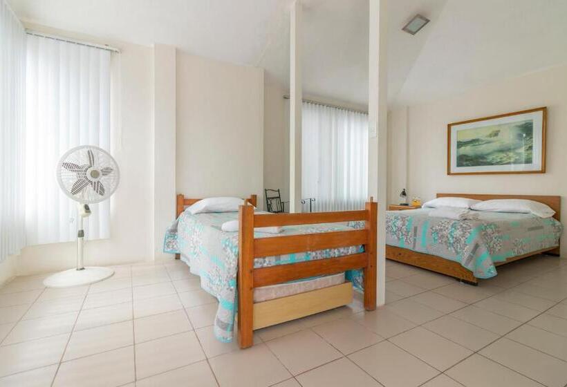 هتل Oceanic Lodge