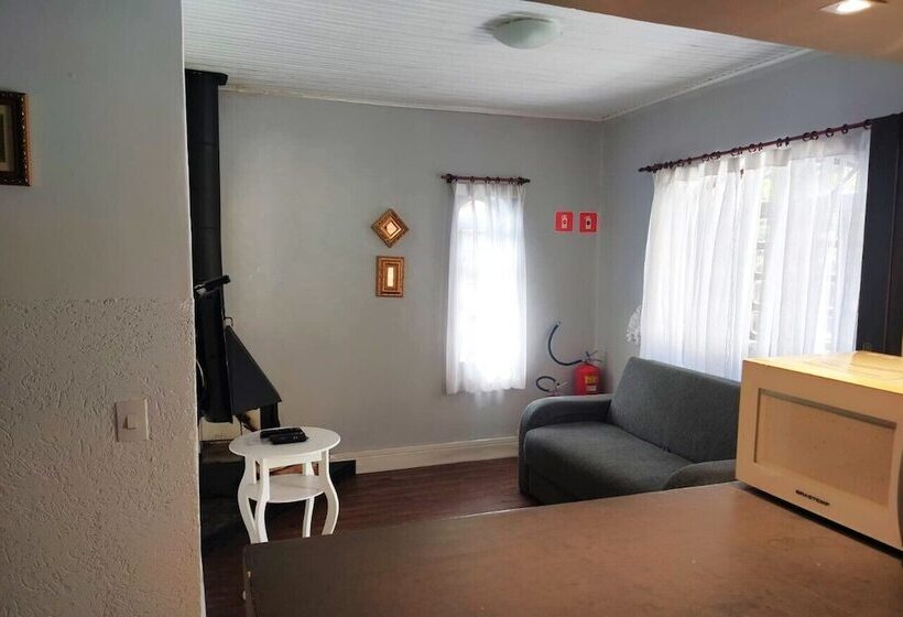 هتل Pousada Château Dos Fontes