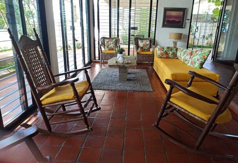 Vista Marina Residence