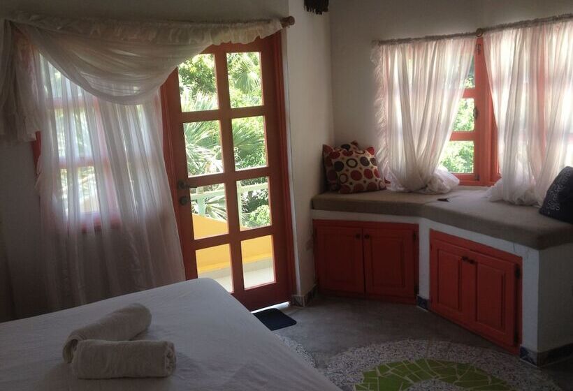 تختخواب و صبحانه Casa Delfin Guest House