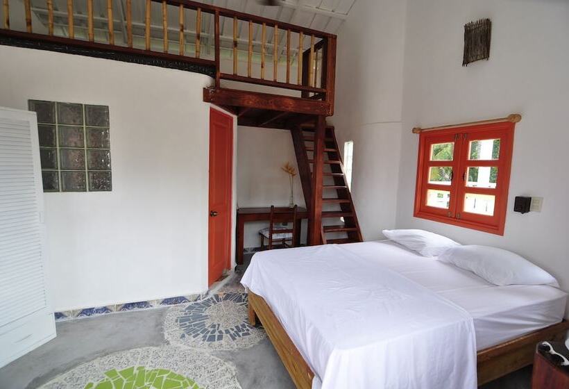 تختخواب و صبحانه Casa Delfin Guest House