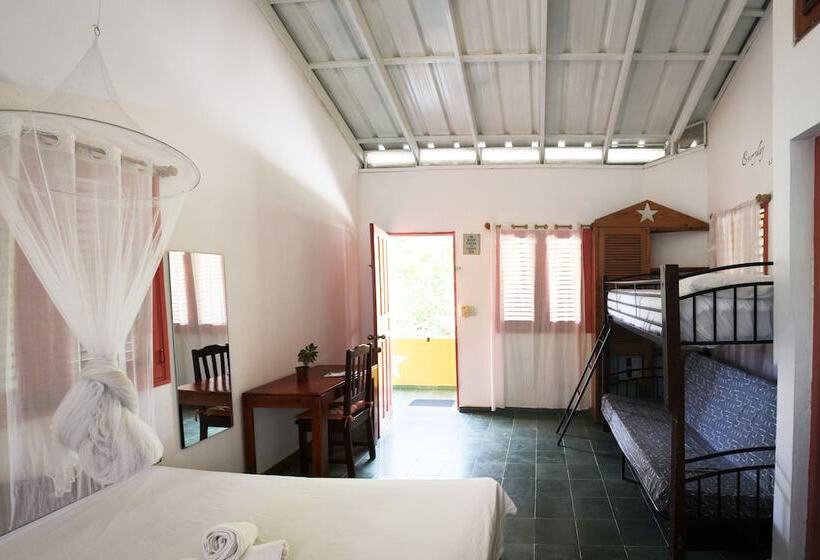 تختخواب و صبحانه Casa Delfin Guest House