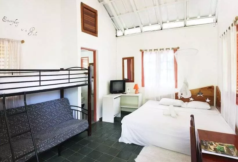 تختخواب و صبحانه Casa Delfin Guest House