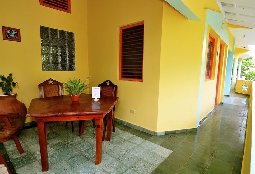 تختخواب و صبحانه Casa Delfin Guest House