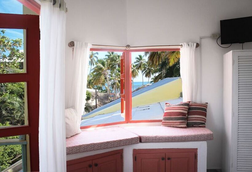 تختخواب و صبحانه Casa Delfin Guest House