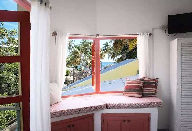 تختخواب و صبحانه Casa Delfin Guest House