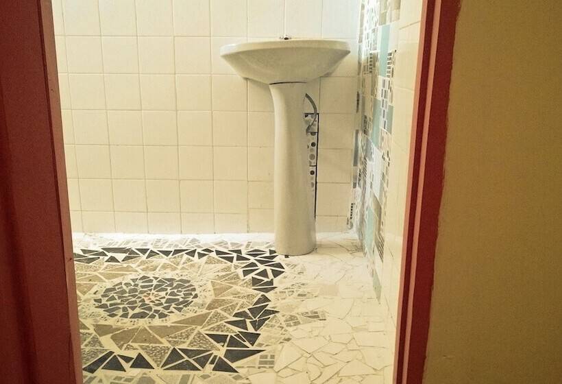 تختخواب و صبحانه Casa Delfin Guest House