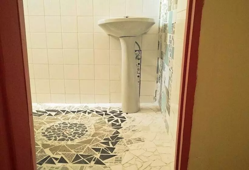 تختخواب و صبحانه Casa Delfin Guest House