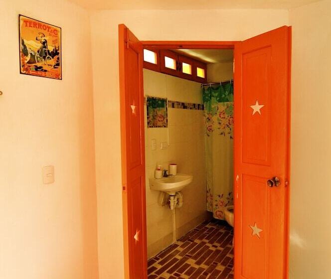 تختخواب و صبحانه Casa Delfin Guest House