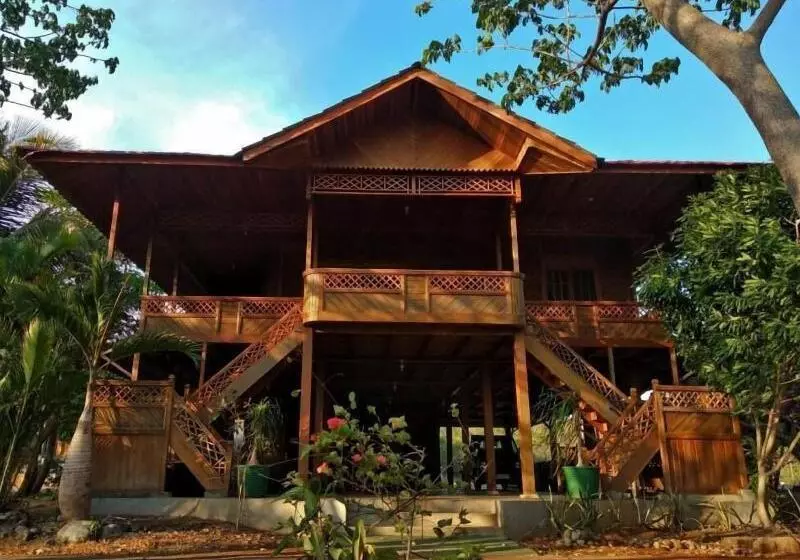 Hotelli Nirwana Buton Villa