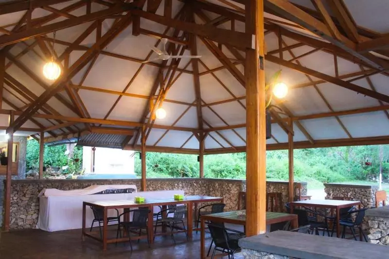 Hotelli Nirwana Buton Villa