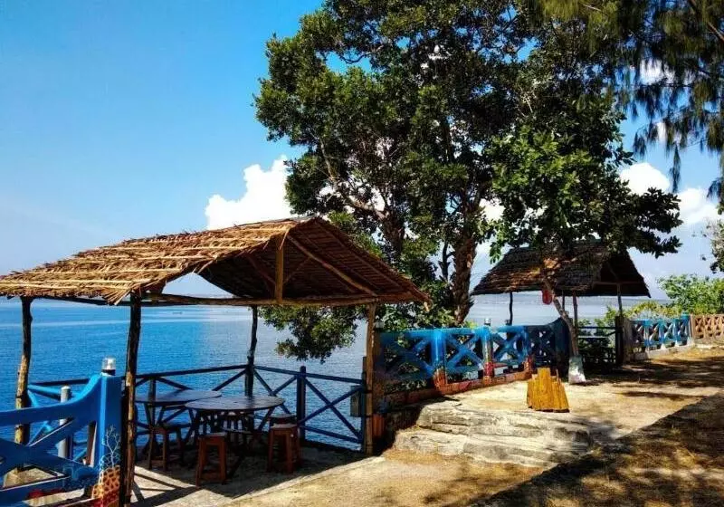 Hotelli Nirwana Buton Villa