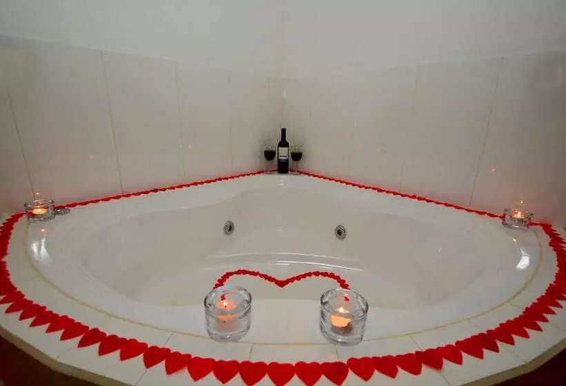 Hotelli Pousada Cantinho Colibri