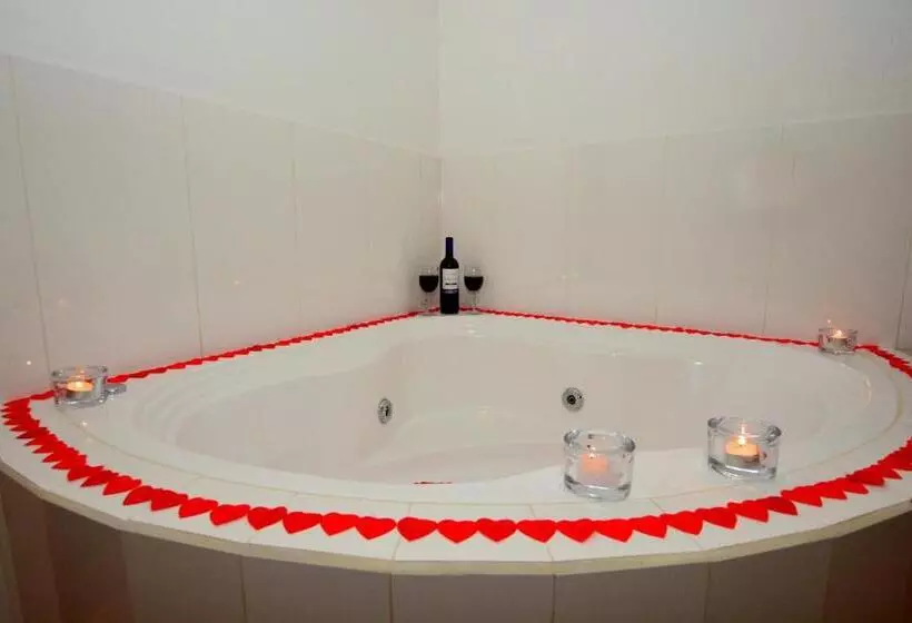 Hotelli Pousada Cantinho Colibri