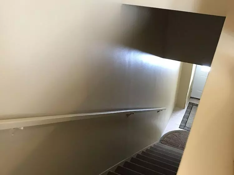 Majatalo Bond Guest House