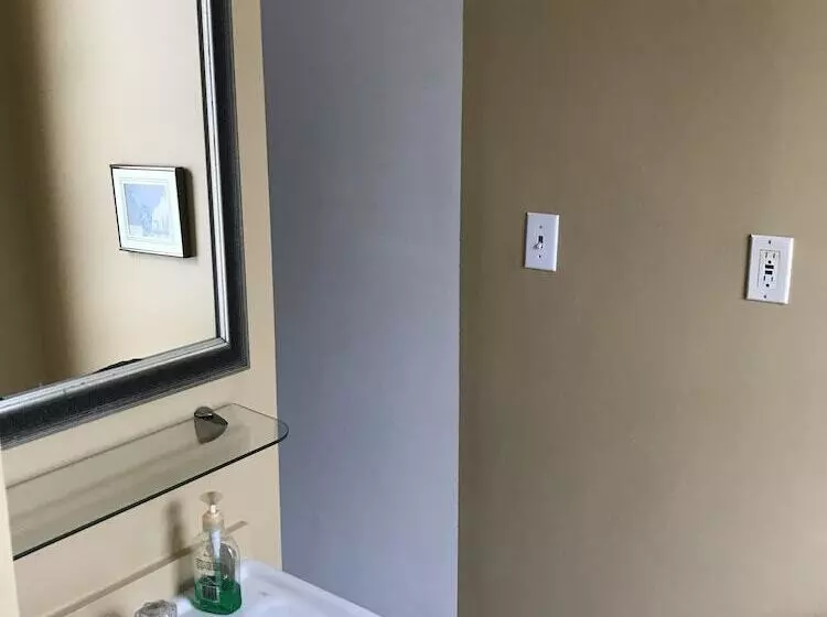 Majatalo Bond Guest House