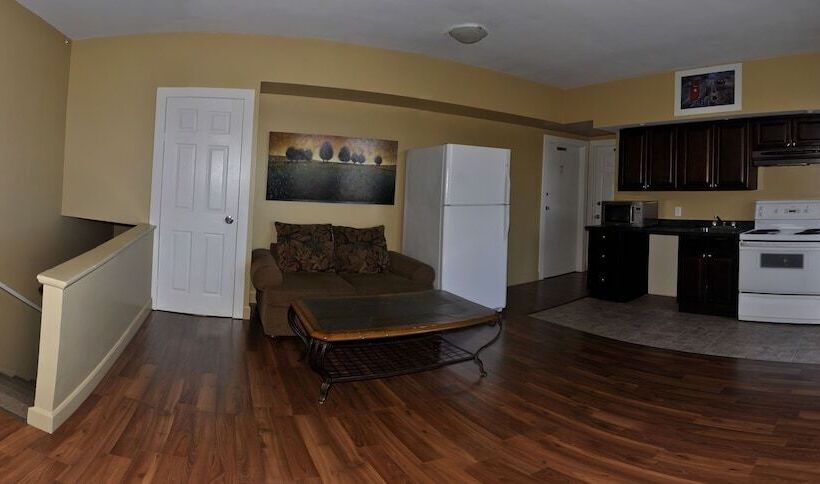 پانسیون Bond Guest House