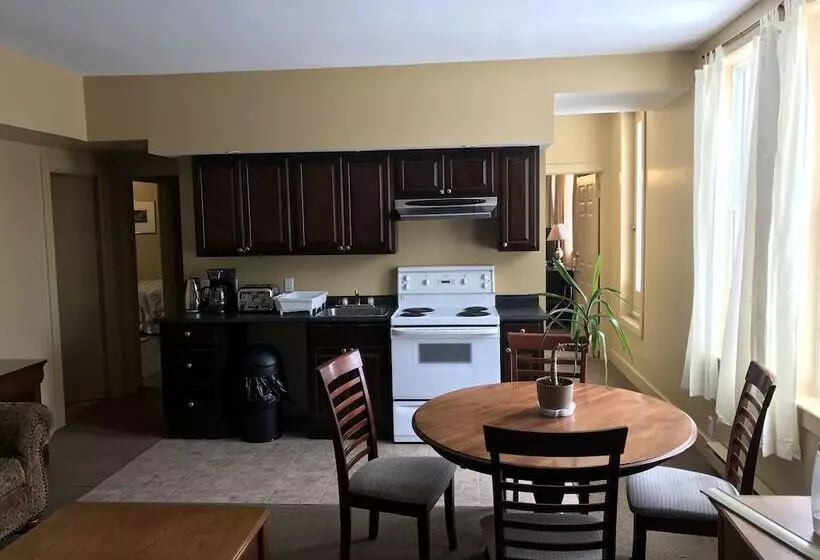 Majatalo Bond Guest House