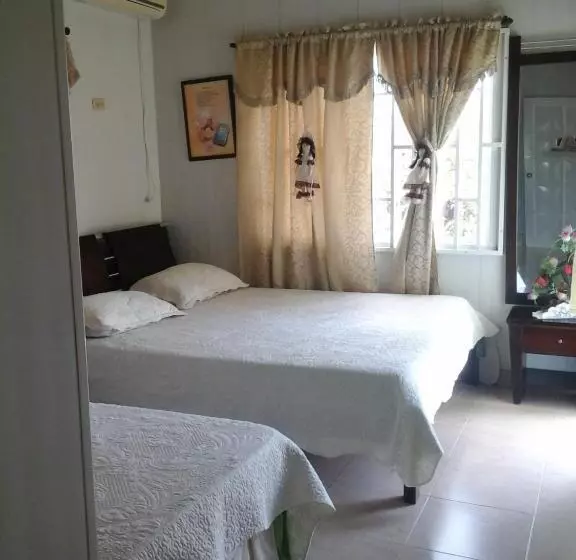 Majatalo Posada Nativa Atardecer Isleño