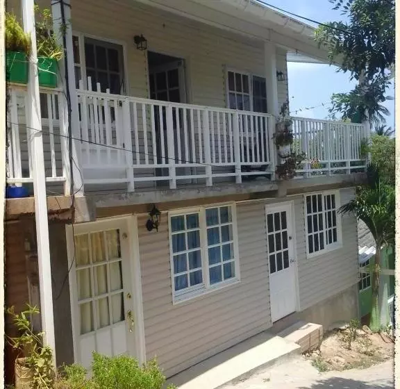 Majatalo Posada Nativa Atardecer Isleño