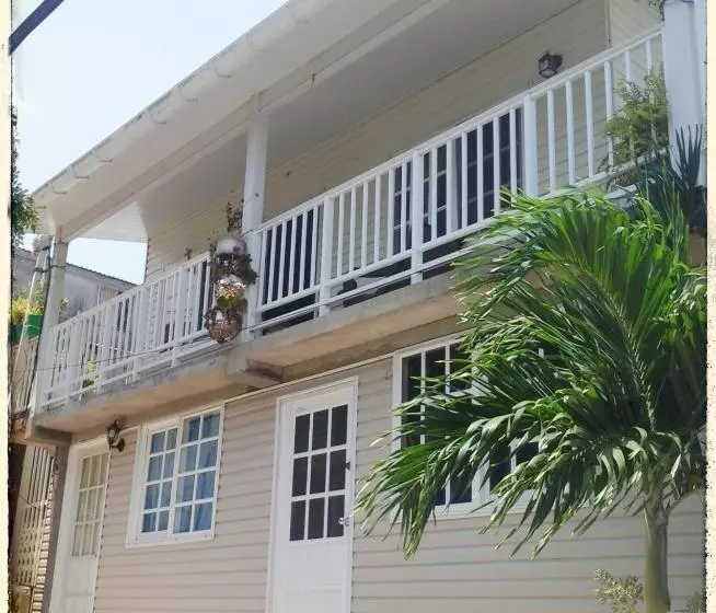 Majatalo Posada Nativa Atardecer Isleño