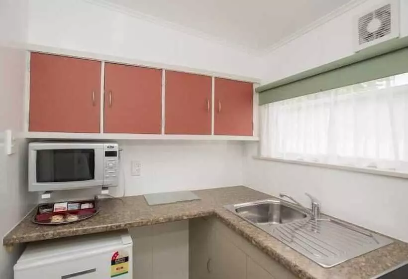 Travellers Inn Motel