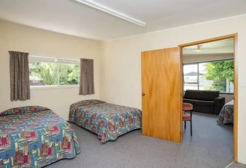 Travellers Inn Motel