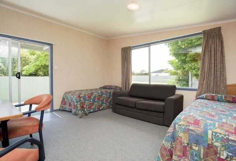 Travellers Inn Motel