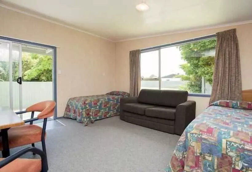 Travellers Inn Motel