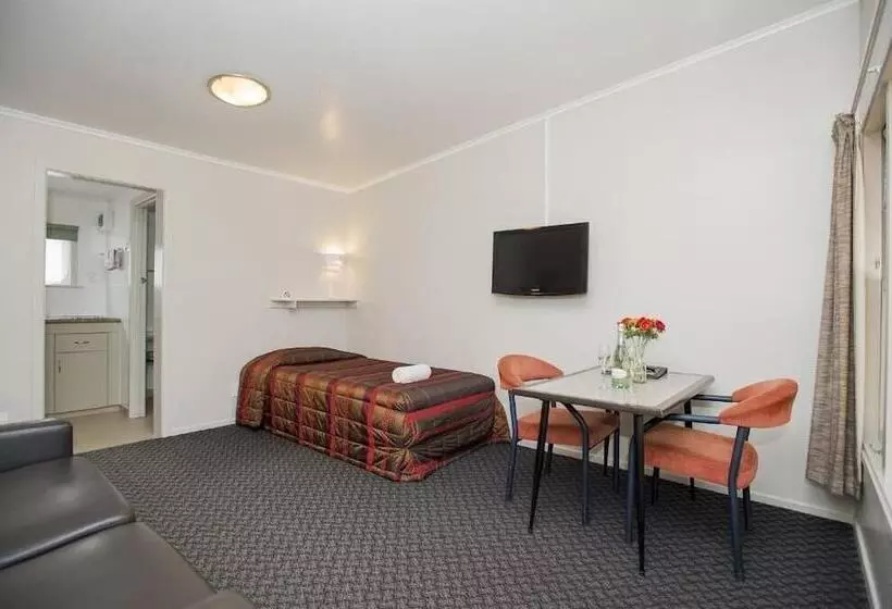 Travellers Inn Motel