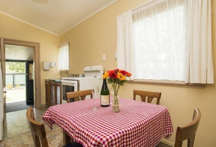 Travellers Inn Motel