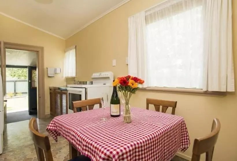 Travellers Inn Motel