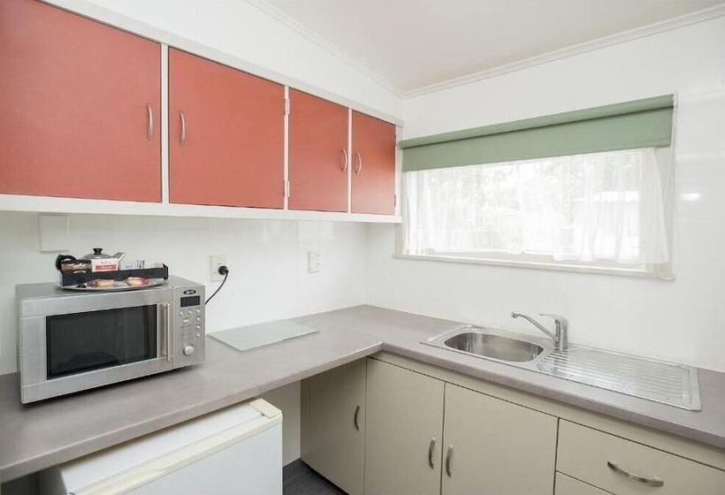 Travellers Inn Motel