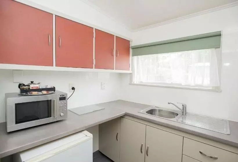 Travellers Inn Motel