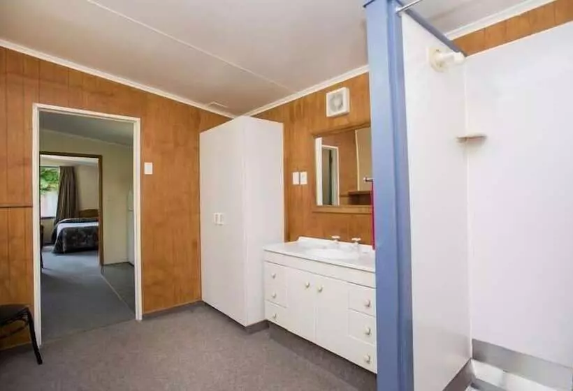 Travellers Inn Motel