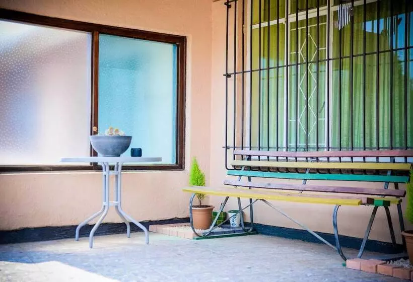 هاستل Terrylin Backpackers Adults Only