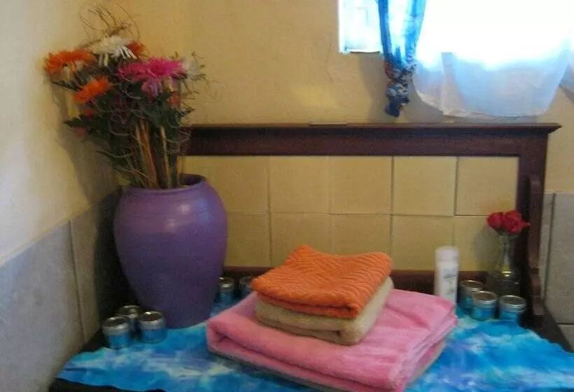 هاستل Terrylin Backpackers Adults Only