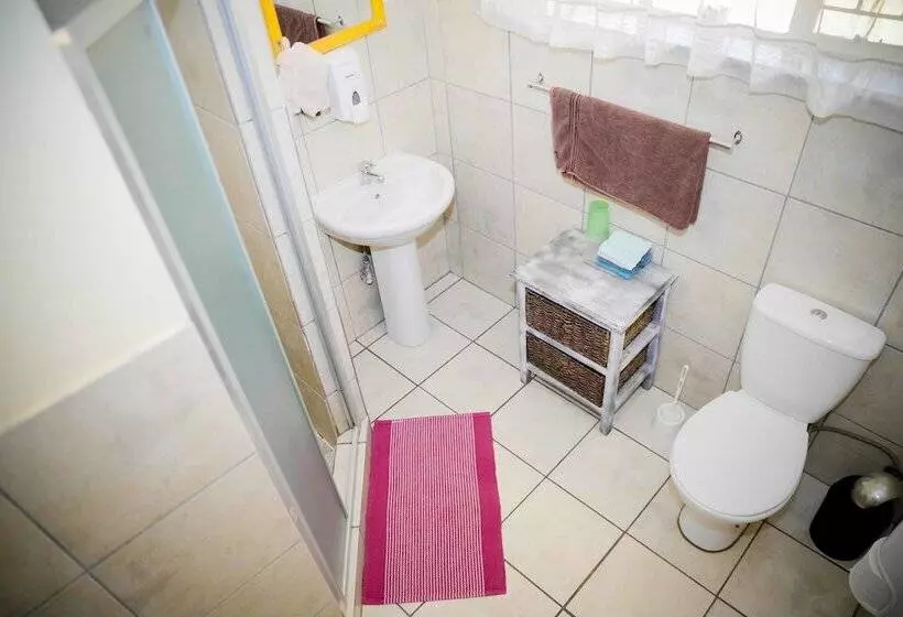 هاستل Terrylin Backpackers Adults Only