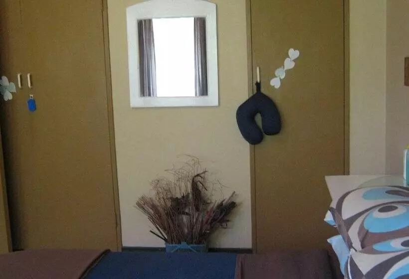 هاستل Terrylin Backpackers Adults Only