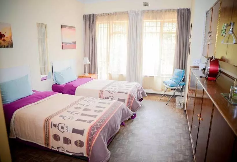 هاستل Terrylin Backpackers Adults Only