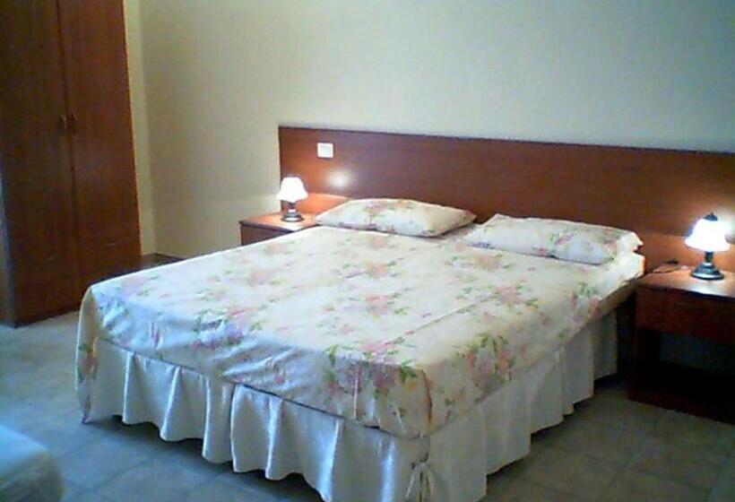 مسافرخانه La Favorita