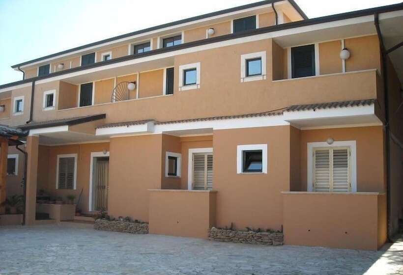 مسافرخانه La Favorita