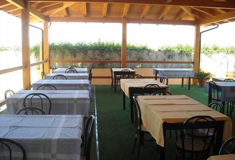 مسافرخانه La Favorita