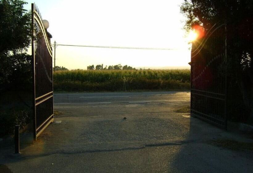 مسافرخانه La Favorita