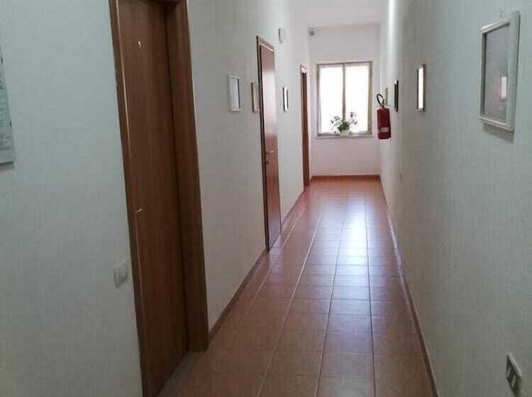 مسافرخانه La Favorita