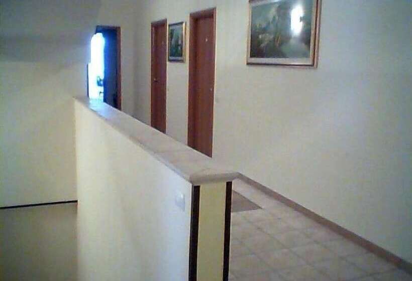 مسافرخانه La Favorita